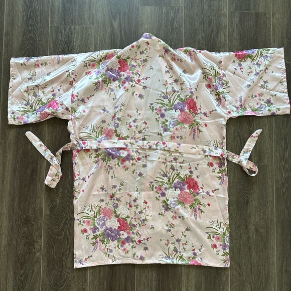Floral Kimono Robe (size XS) - Picture 2 of 2